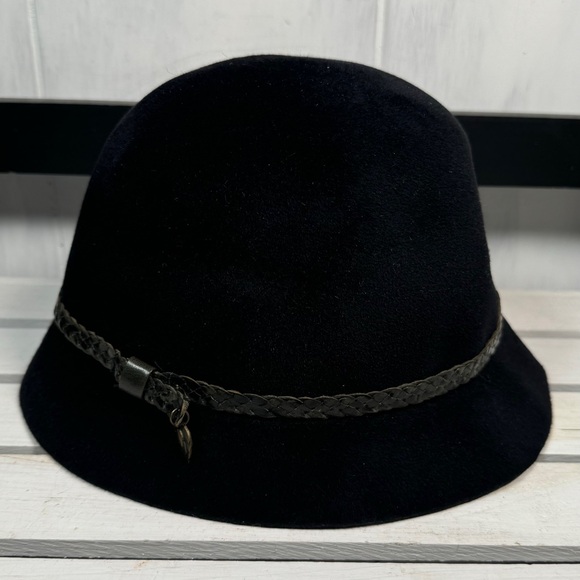 NEW Helen Kaminski RABBIT FUR FELT Cloche Hat, Adjustable Fits XS-M, $395 - Picture 2 of 9